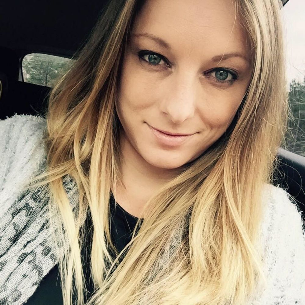 Meet your Posher, Courtney